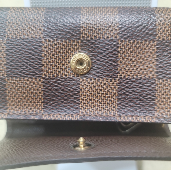 ❤️❤️❤️SOLD LV Damier Keycase❤️❤️❤️ - Picture 3 of 6